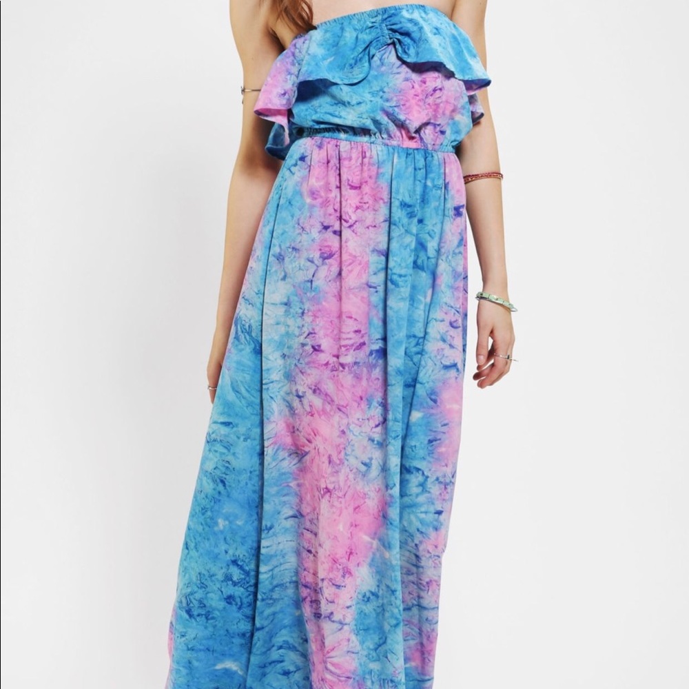 Band Of Gypsies Strapless Ruffle-Top
Maxi Dress
